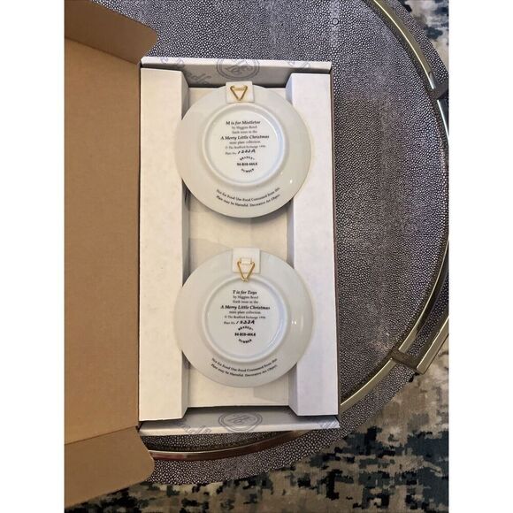 Pick set of 2 “A Merry Little Christmas” Mini-Plates - Picture 3 of 12